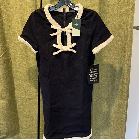 Navy Bow Olivia Dress
TUCKERNUCK - Picture 6 of 9